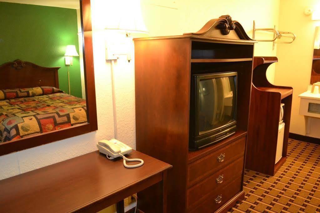 Masters Inn Augusta Washington Rd, I-20 Экстерьер фото